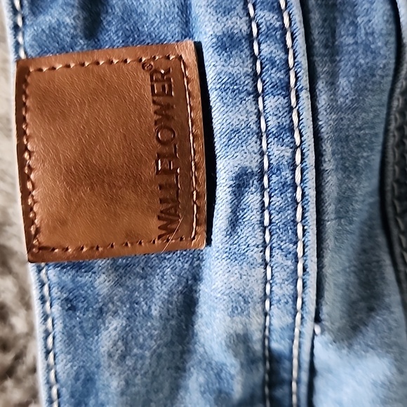 Junior's Wallflower  Skinny Jeans Size 3 EUC - Picture 5 of 5